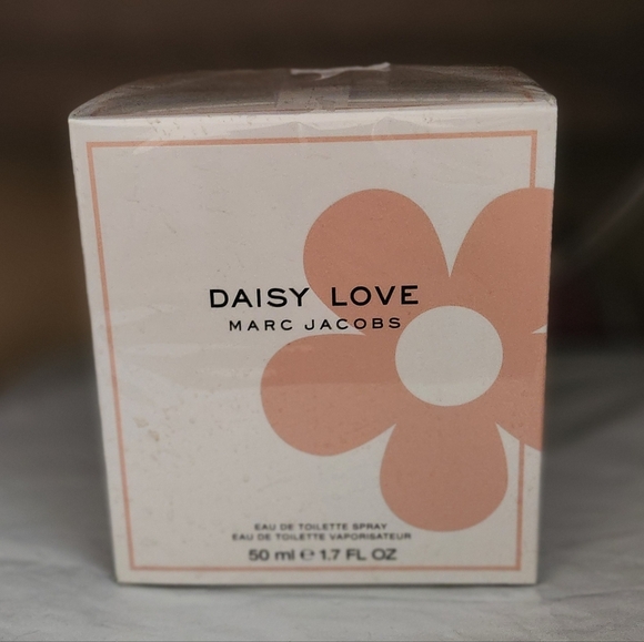 NIB Daisy Love by Marc Jacobs E.D.T.-50ML/ 1.7FL OZ - Picture 8 of 9